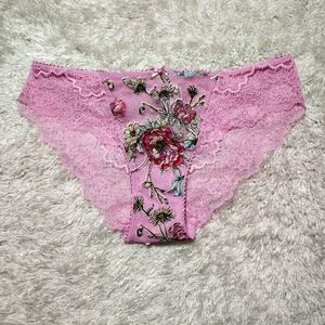FOR BUNDLE ONLY!! Gorgeous Victoria's Secret Panty Small